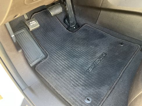 Used 2017 Hyundai Santa Fe SE Ultimate image 15