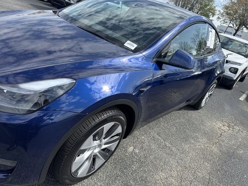 Used 2024 Tesla Model Y Long Range image 5