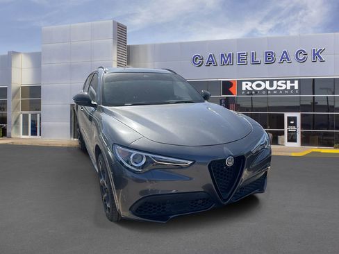 Used 2022 Alfa Romeo Stelvio Veloce AWD/4WD image 4