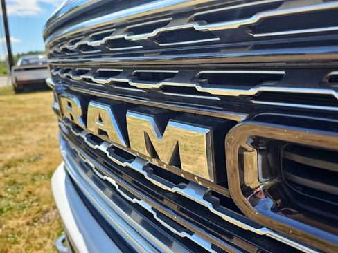 Used 2022 RAM 1500 Limited w/ Body-Colour Bumper Group AWD/4WD image 44