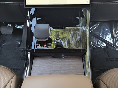 Used 2024 Land Rover Range Rover Sport SE image 12