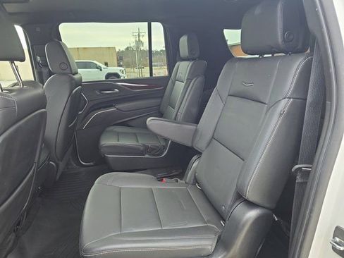 Used 2022 Cadillac Escalade ESV Luxury image 14
