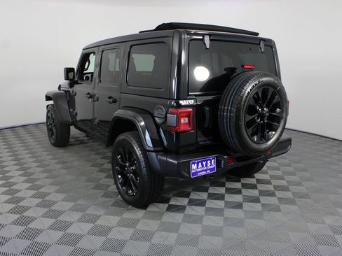 Used 2025 Jeep Wrangler Unlimited Sahara w/ Safety Group AWD/4WD image 21
