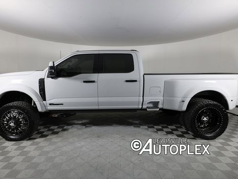 Used 2025 Ford F450 Platinum w/ Platinum Plus Package image 9