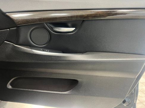 Used 2010 BMW 550i Gran Turismo xDrive image 17