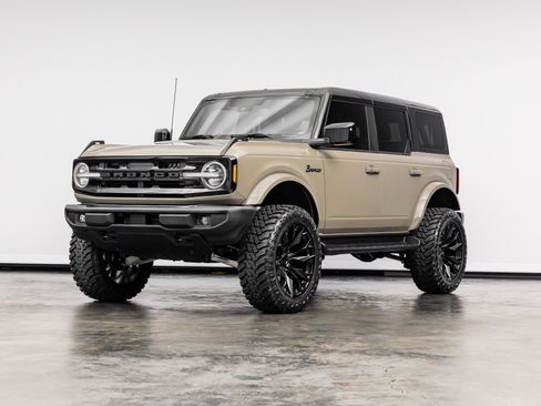Used 2025 Ford Bronco Outer Banks AWD/4WD image 7
