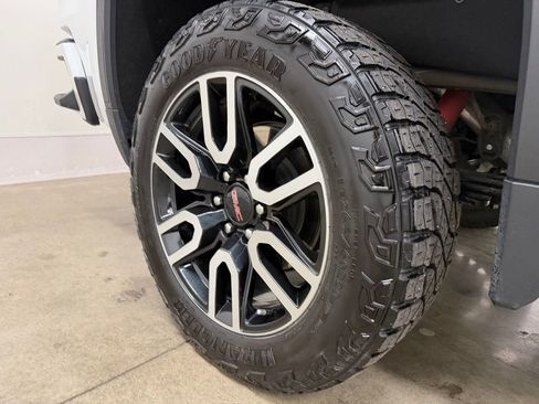 Certified 2023 GMC Sierra 1500 AT4 w/ AT4 Preferred Package image 12