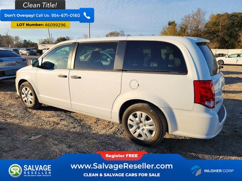 Used 2019 Dodge Grand Caravan SE image 3
