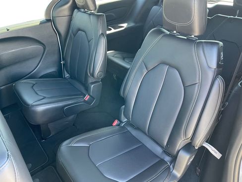 Used 2026 Chrysler Voyager LX FWD image 22