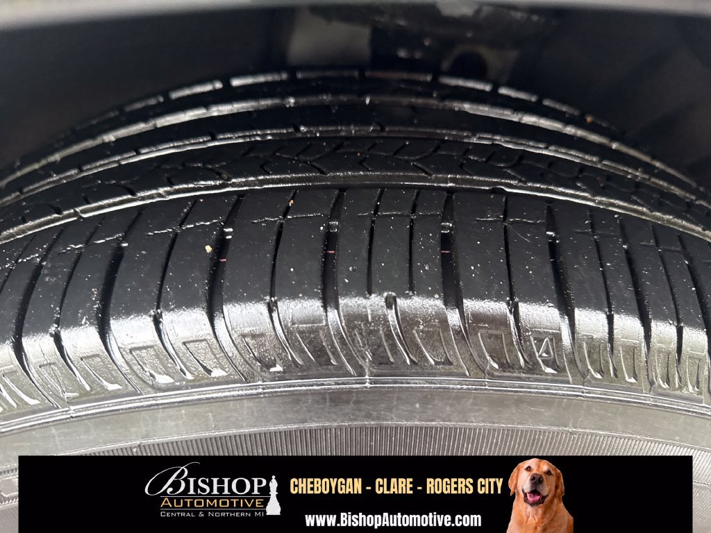 Used 2023 Buick Enclave Essence AWD/4WD image 19