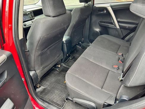 Used 2017 Toyota RAV4 XLE w/ All Weather Liner Package AWD/4WD image 30
