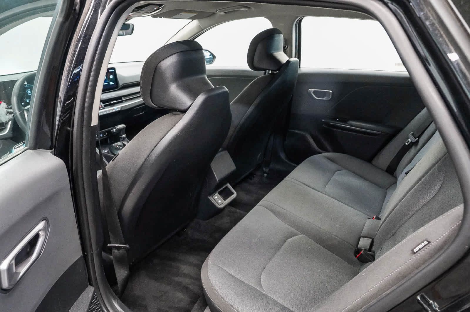Used 2025 Kia K4 FWD image 18