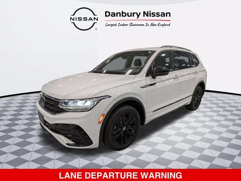Used 2022 Volkswagen Tiguan SE R-Line AWD/4WD image 8