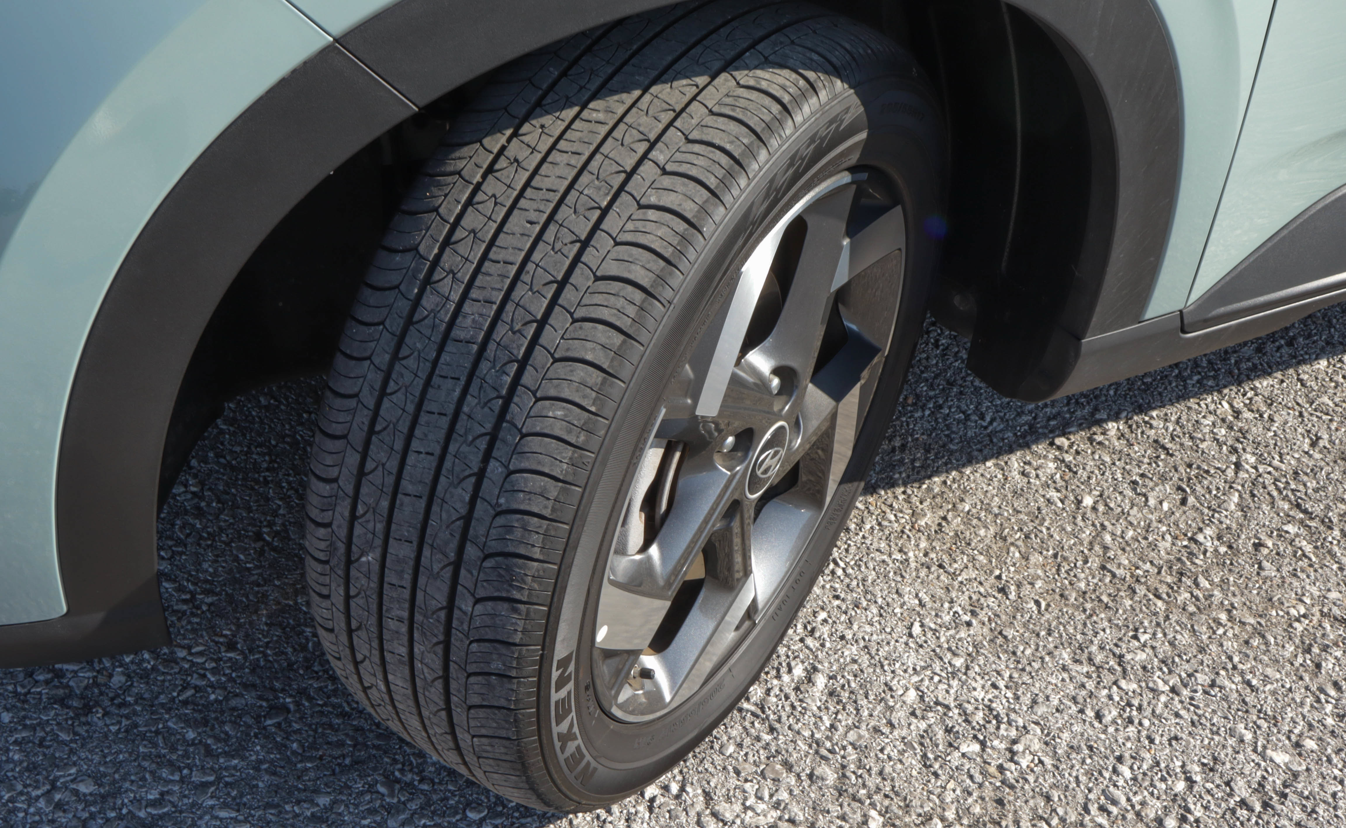 Used 2025 Hyundai Venue Limited FWD image 16
