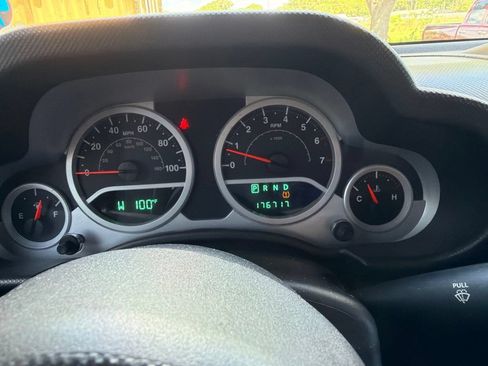Used 2008 Jeep Wrangler Unlimited Sahara AWD/4WD image 13