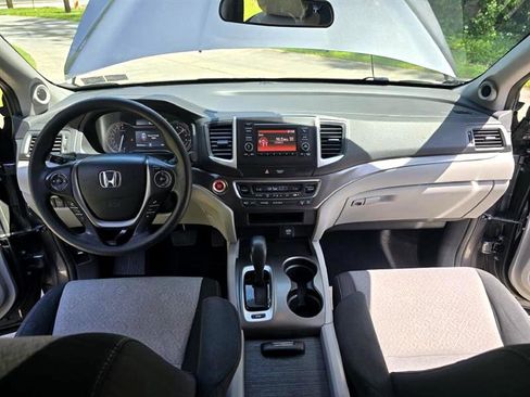 Used 2017 Honda Ridgeline RTS image 4