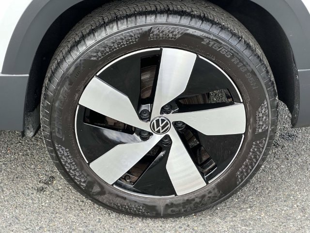 Used 2023 Volkswagen Taos S w/ Driver Assistance Package AWD/4WD image 8