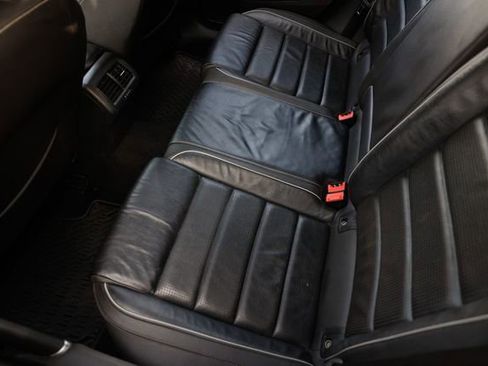 Used 2018 Volkswagen Golf R 4-Door image 13