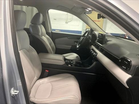 Used 2023 Honda Pilot EX-L image 11