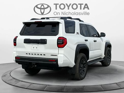 Used 2025 Toyota 4Runner TRD Off-Road Premium image 6