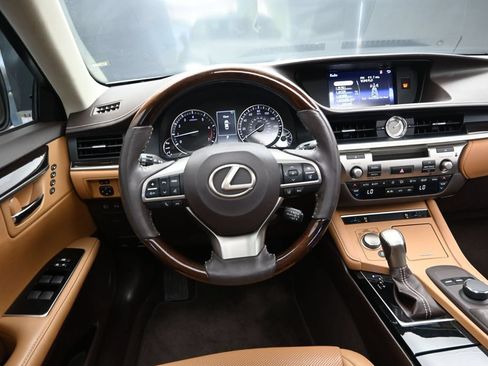 Used 2018 Lexus ES 350 w/ Premier Package FWD image 29