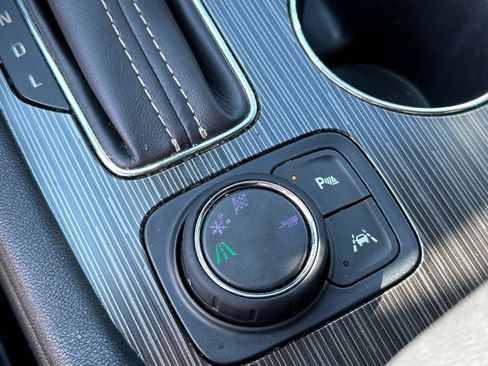 Used 2019 GMC Acadia SLT FWD image 24
