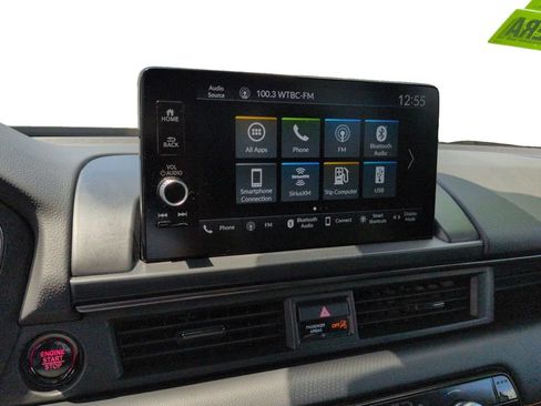 Used 2025 Honda Pilot TrailSport image 14