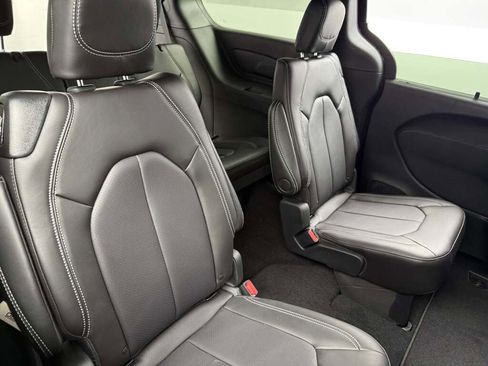 New 2026 Chrysler Voyager LX image 34