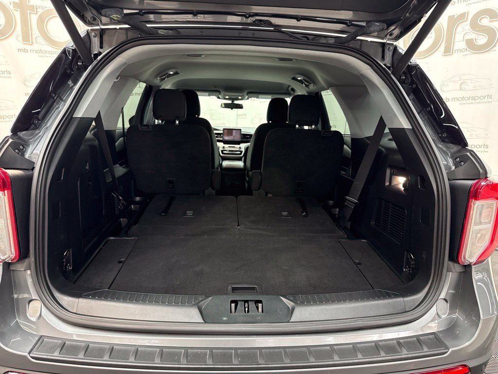 Used 2022 Ford Explorer XLT AWD/4WD image 7
