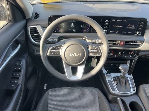 New 2026 Kia Seltos LX image 11