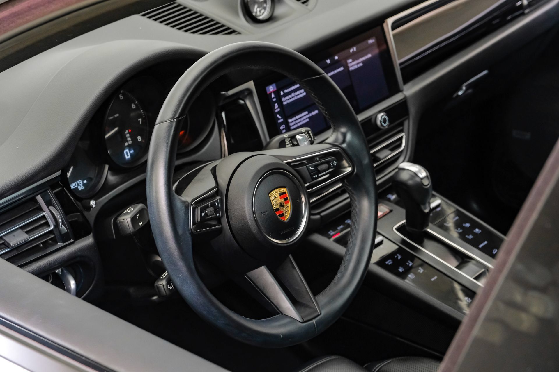 Used 2024 Porsche Macan w/ Premium Plus Package AWD/4WD image 20