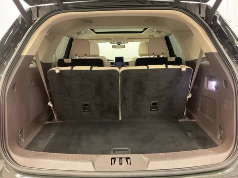 Used 2023 Ford Explorer Platinum w/ Technology Package AWD/4WD image 37