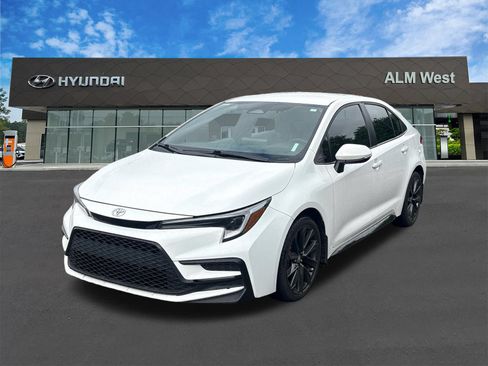 Used 2025 Toyota Corolla SE FWD image 1