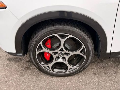 Used 2024 Alfa Romeo Tonale Veloce image 17