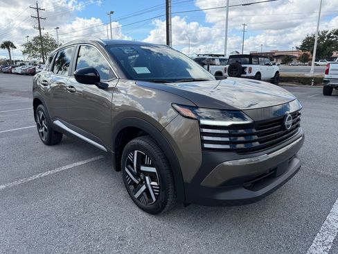 Used 2026 Nissan Kicks SV image 7