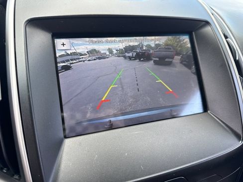 Used 2019 Ford Edge SEL w/ Equipment Group 201A AWD/4WD image 32
