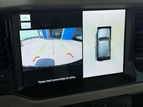 Used 2023 Ford Bronco Wildtrak image 17