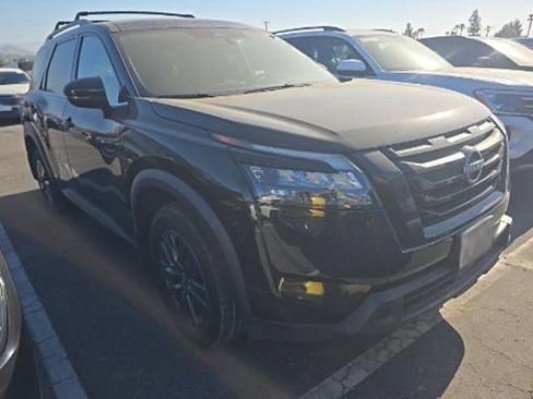 Used 2024 Nissan Pathfinder SV w/ Black Appearance Package FWD image 6
