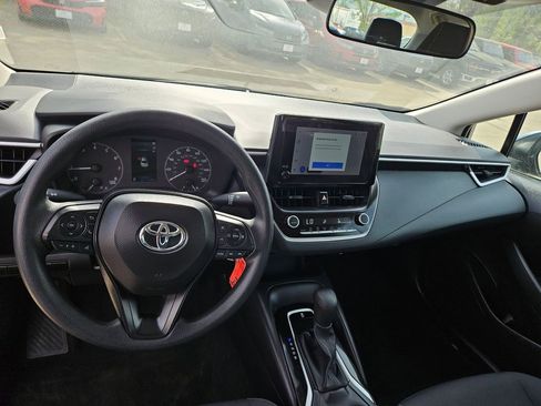 Used 2025 Toyota Corolla LE image 16