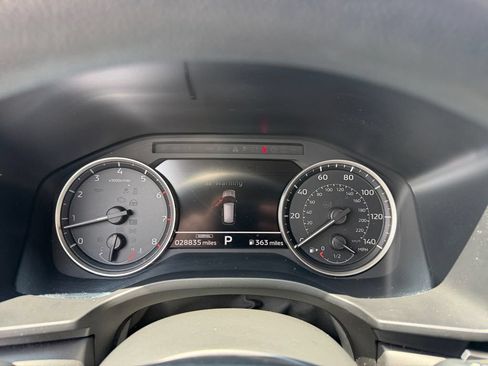 Used 2024 Mitsubishi Outlander ES AWD/4WD image 16