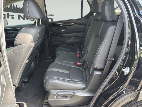 Used 2025 Honda Pilot EX-L image 24