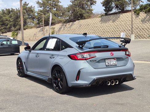 Used 2025 Honda Civic Type R image 3