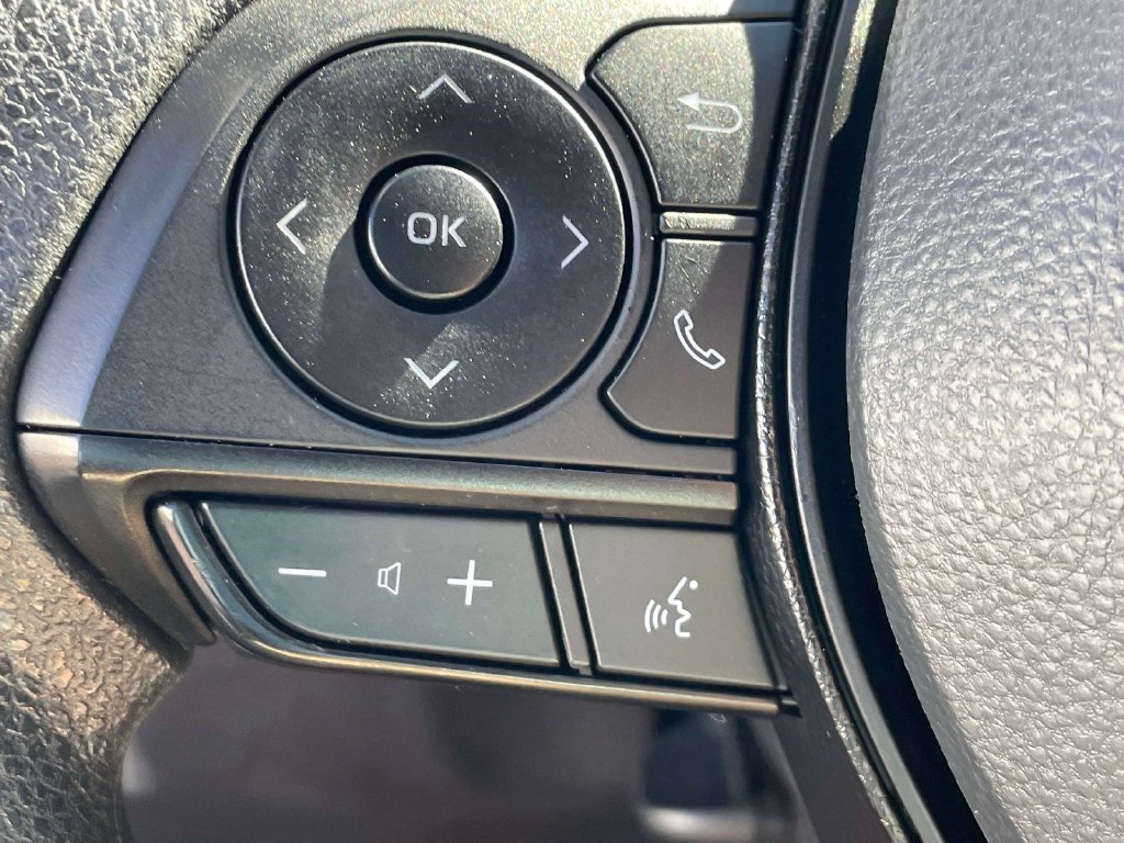 Used 2025 Toyota RAV4 LE FWD image 27