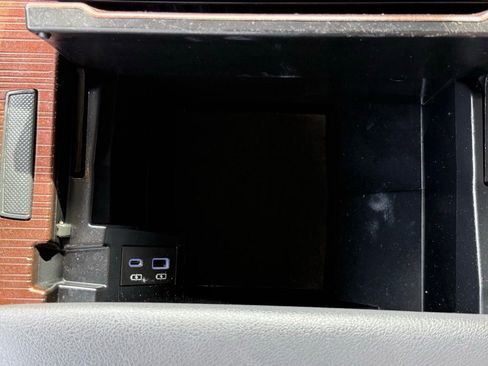 Used 2022 Toyota Sienna LE image 62