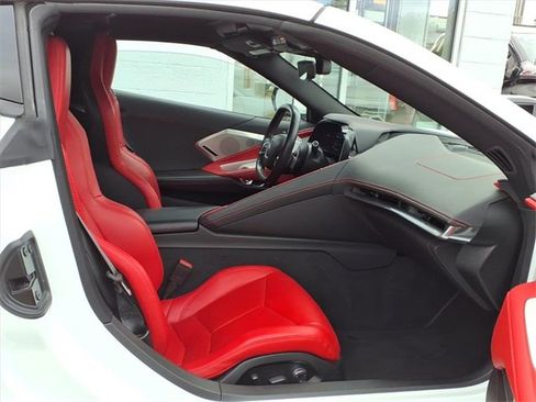 Used 2021 Chevrolet Corvette Stingray w/ Z51 Performance Package image 20