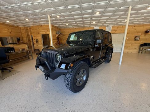Used 2015 Jeep Wrangler Unlimited Sport AWD/4WD image 4