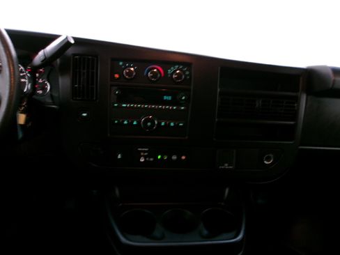 Used 2024 Chevrolet Express 3500 Extended w/ Driver Convenience Package RWD image 8