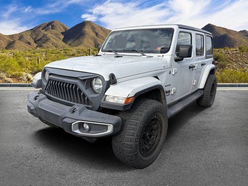 Used 2020 Jeep Wrangler Unlimited Sahara AWD/4WD image 2