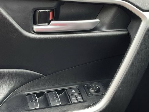 Used 2025 Toyota RAV4 XLE FWD image 21