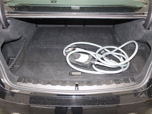 Used 2024 BMW 330e image 14